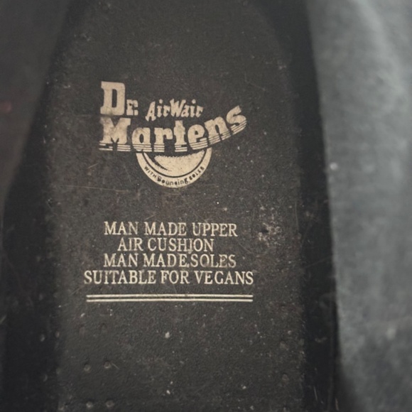 Dr. Martens Vegan Cherry 1460 Combat Boots Mens 9 L Airwalk 8 Eyelet Oxford - Picture 8 of 10